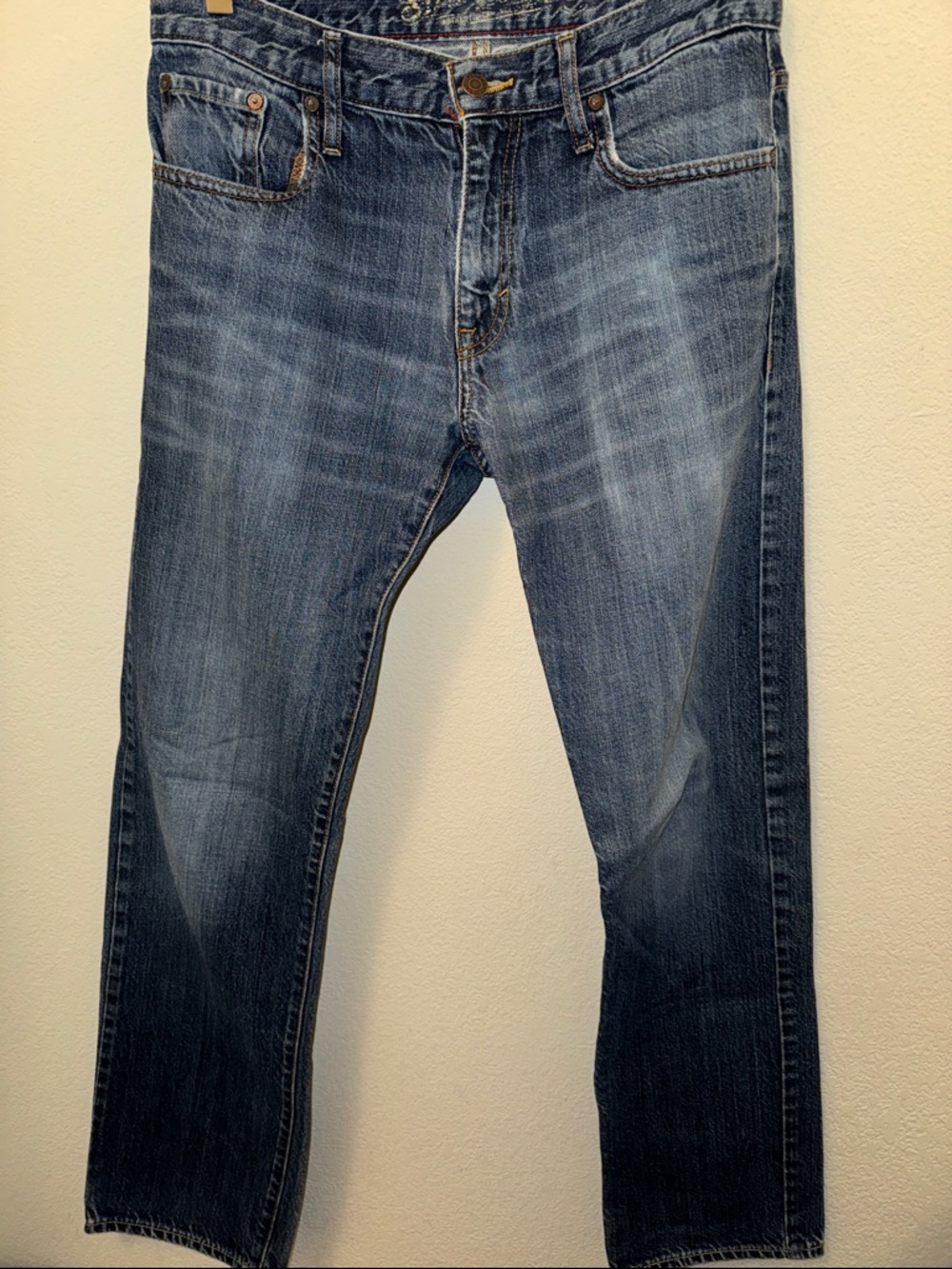 Old Navy Men's Straight Jeans in Light to Mid Blue Wash
